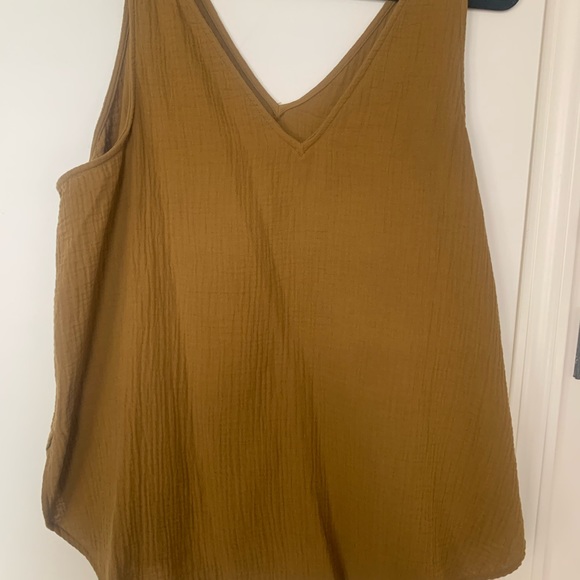 Old Navy Every Day Tank Top - Picture 2 of 3